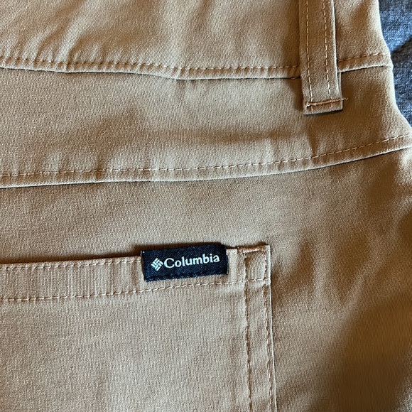 Men’s Columbia Khakis- Size 38/30 - Picture 2 of 3